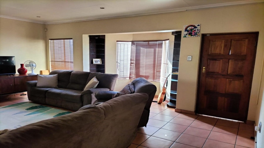 2 Bedroom Property for Sale in Vaalpark Free State